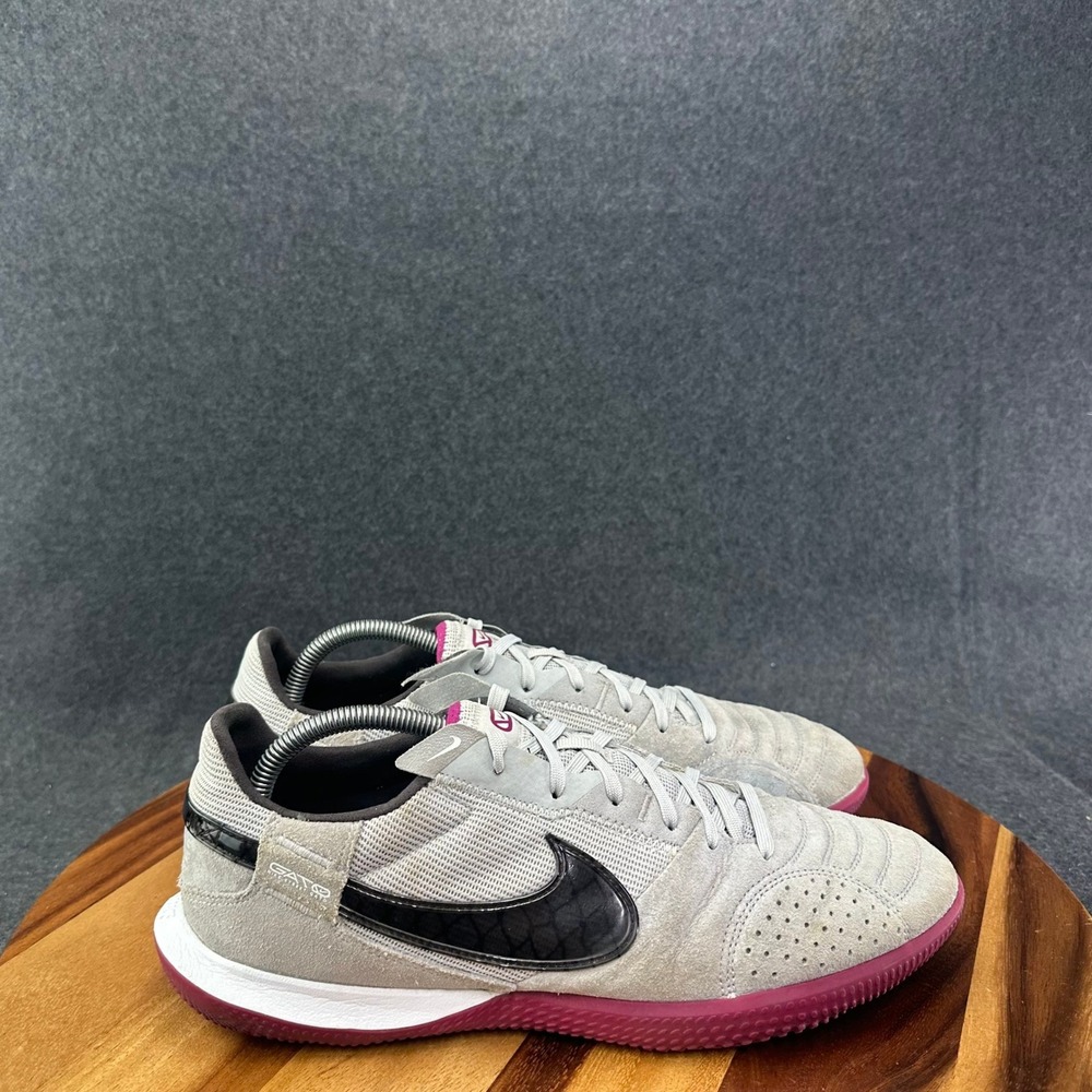 Nike Streetgato Indoor Soccer Grey Fog Dynamic Berry DC8466 021 Men's Size 11.5